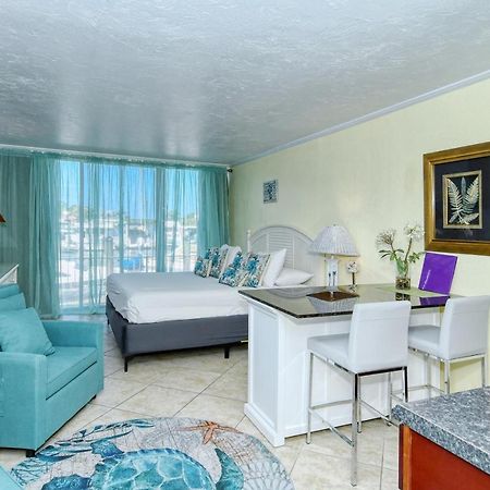 Waterfront Room, Heated Pool, Tiki Bar & Grill South Bradenton Экстерьер фото