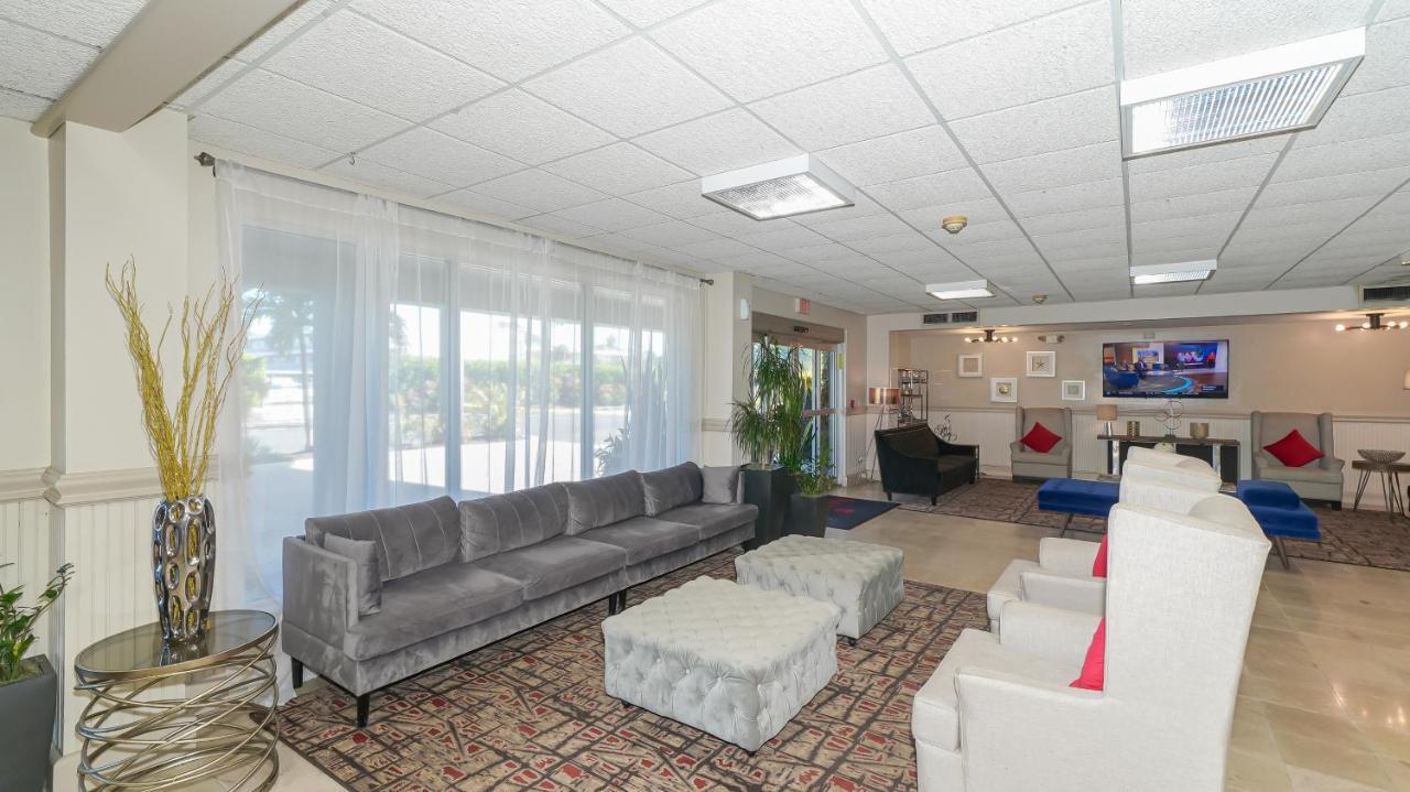 Waterfront Room, Heated Pool, Tiki Bar & Grill South Bradenton Экстерьер фото