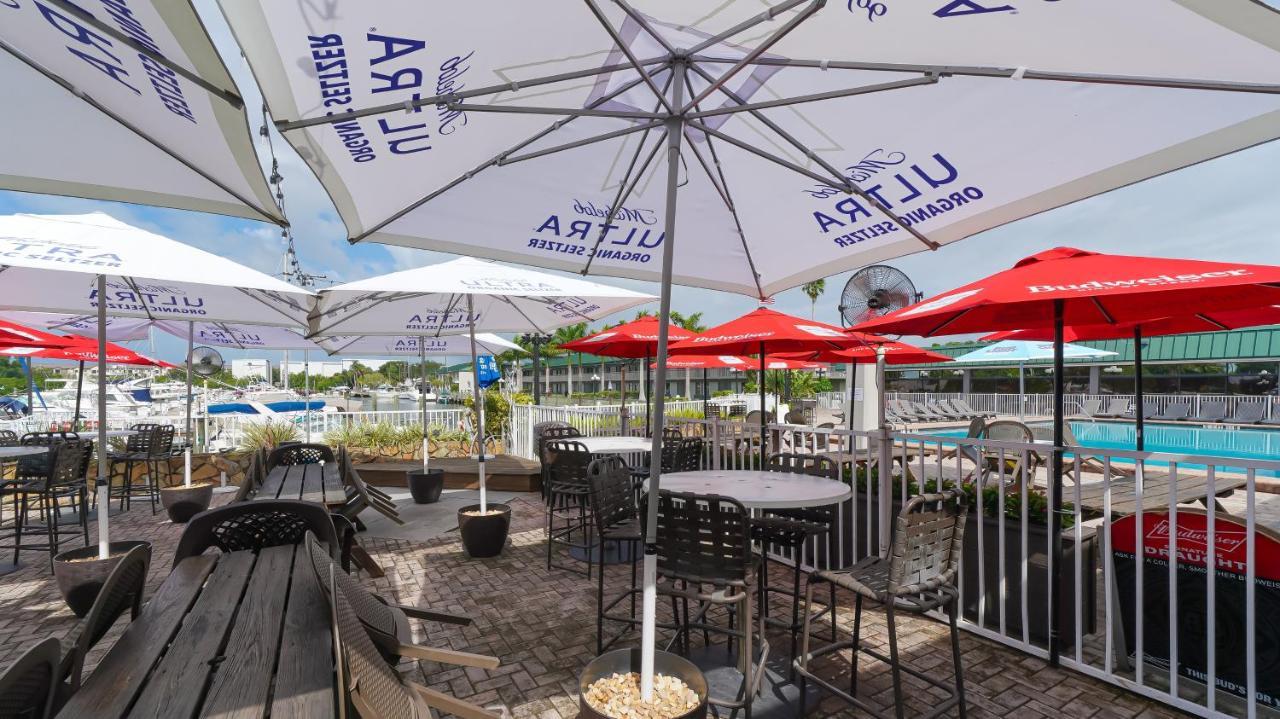 Waterfront Room, Heated Pool, Tiki Bar & Grill South Bradenton Экстерьер фото