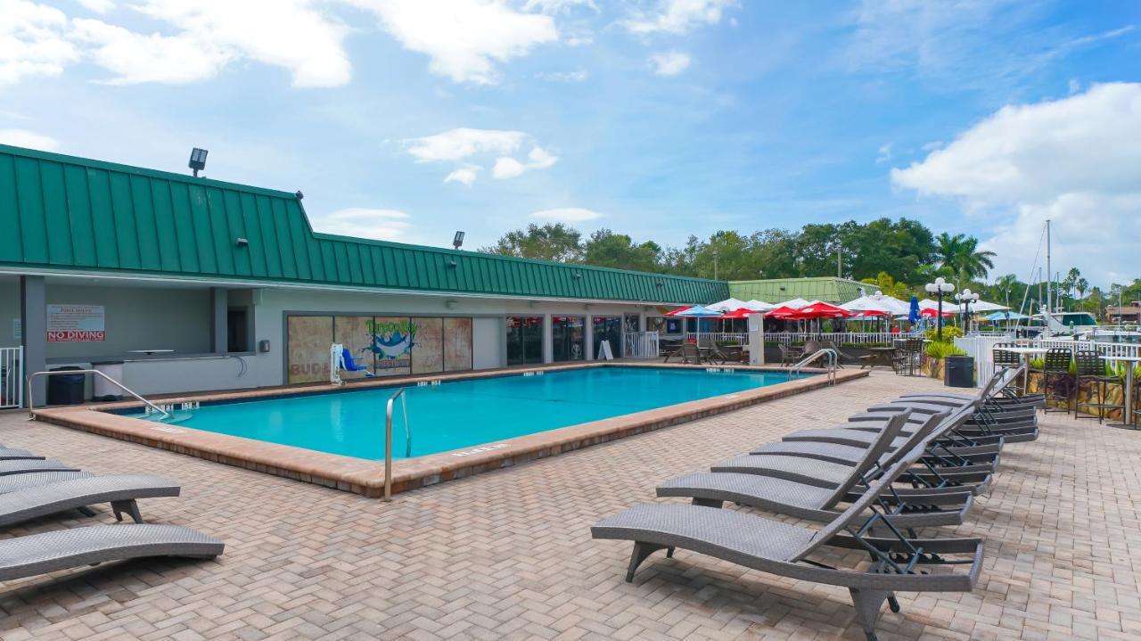 Waterfront Room, Heated Pool, Tiki Bar & Grill South Bradenton Экстерьер фото