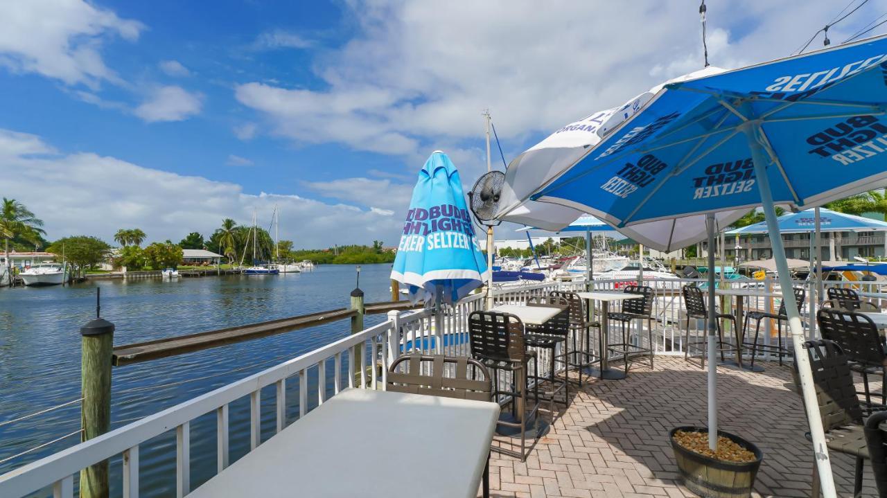 Waterfront Room, Heated Pool, Tiki Bar & Grill South Bradenton Экстерьер фото
