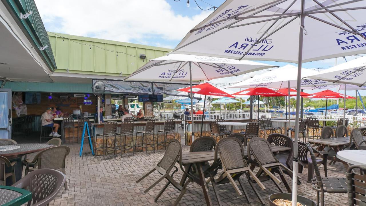 Waterfront Room, Heated Pool, Tiki Bar & Grill South Bradenton Экстерьер фото