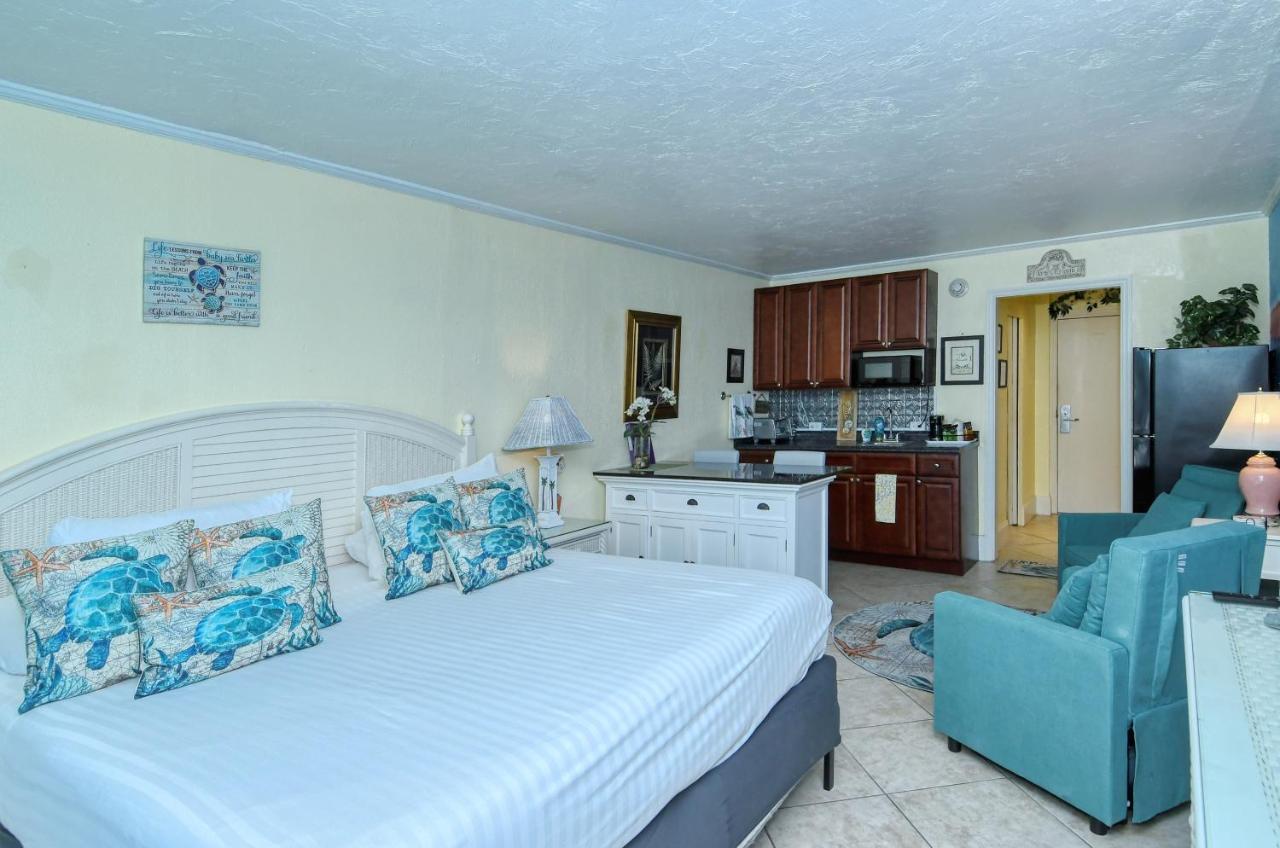 Waterfront Room, Heated Pool, Tiki Bar & Grill South Bradenton Экстерьер фото