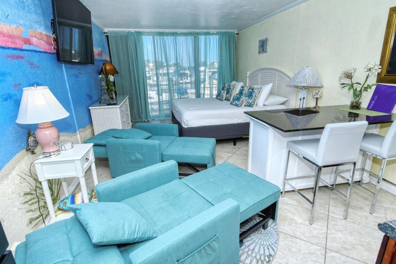 Waterfront Room, Heated Pool, Tiki Bar & Grill South Bradenton Экстерьер фото